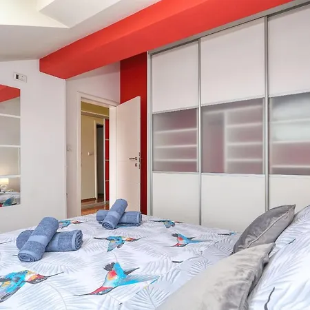 Elena * Ζαντάρ