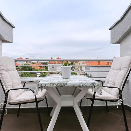 Elena Apartment *