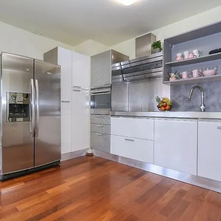 Apartment Elena