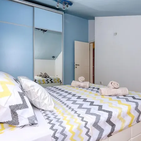 Apartment Elena *